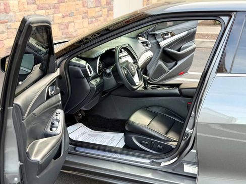 Used 2019 Nissan Maxima 3.5 SV w/ Floor Mat Group FWD image 10