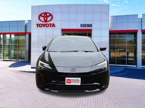 Used 2025 Toyota Prius AWD image 11