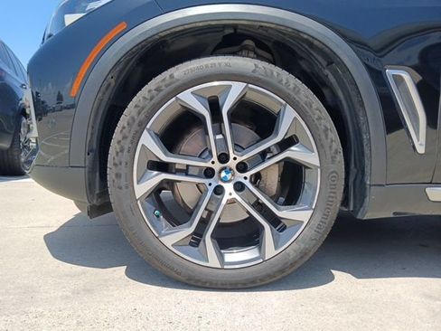 Used 2022 BMW X5 xDrive40i w/ Premium Package AWD/4WD image 5