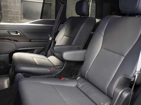 Used 2025 Lexus GX 550 w/ Cold Area Package AWD/4WD image 41