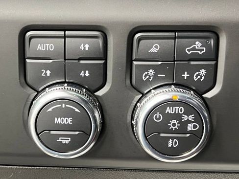 Used 2024 GMC Sierra 3500 Denali Ultimate image 32