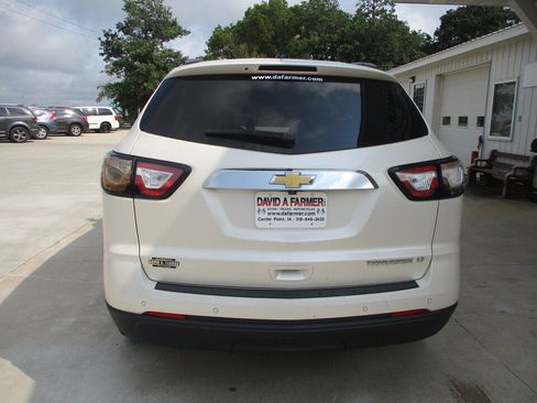 Used 2015 Chevrolet Traverse LT w/ Style and Technology Package FWD image 5