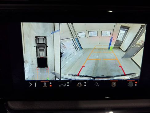 Used 2025 GMC Sierra 1500 AT4 w/ AT4 Premium Package image 33