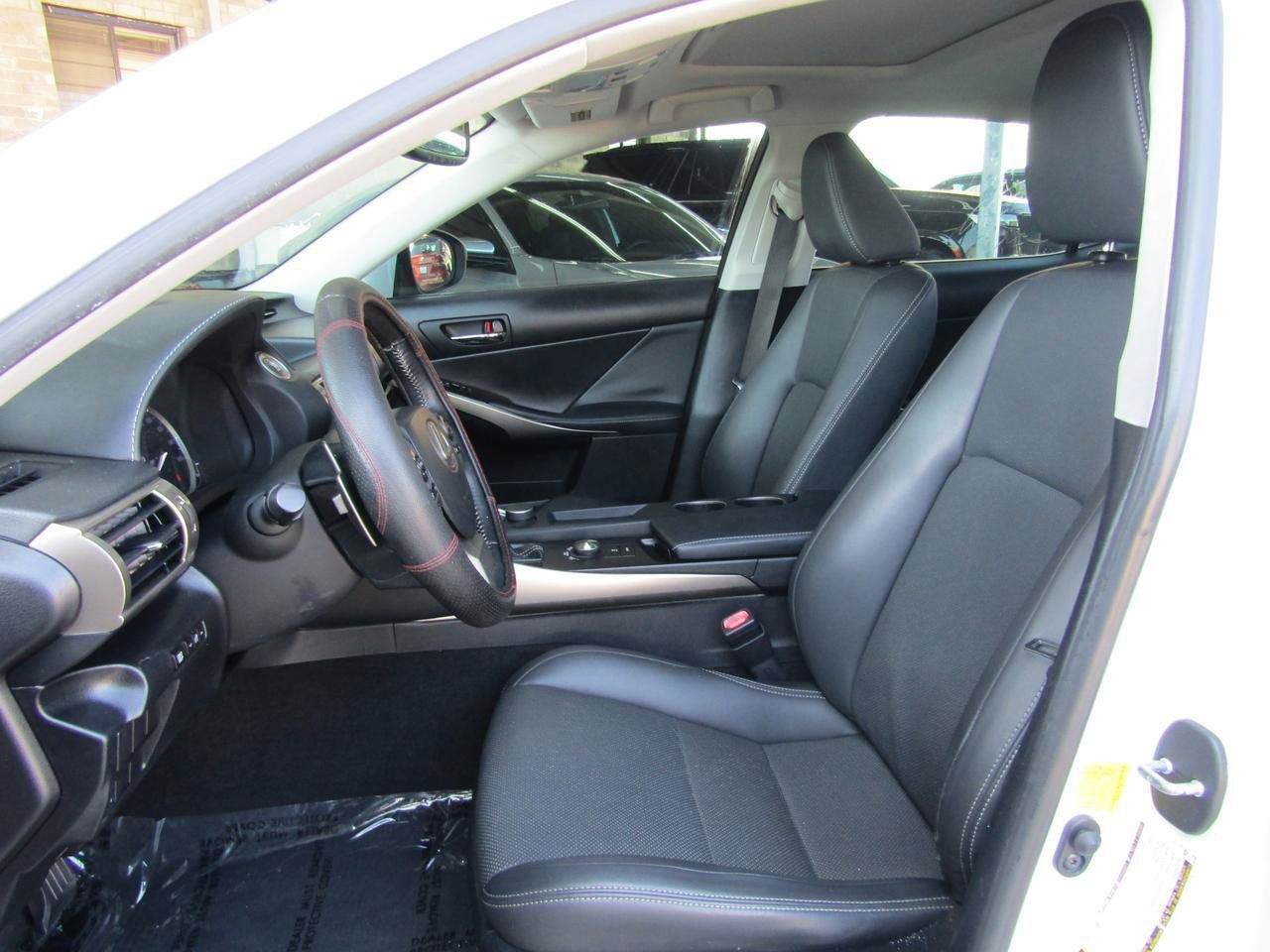 Used 2015 Lexus IS 250 RWD image 9