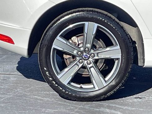 Used 2017 Volvo XC60 T5 Dynamic w/ Preferred Option Package image 9