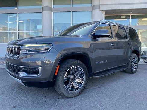 Used 2022 Jeep Wagoneer Series II image 2