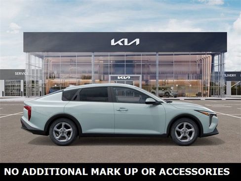 New 2025 Kia K4 LXS image 7