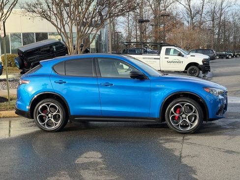 Used 2024 Alfa Romeo Stelvio Veloce image 5