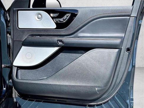 Used 2025 Lincoln Aviator Black Label image 19