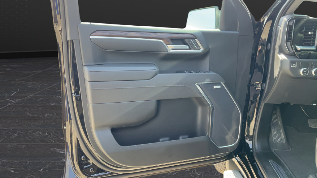Certified 2026 GMC Sierra 1500 SLT RWD image 53