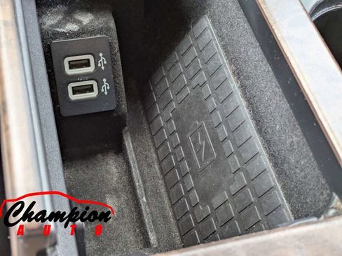 Used 2019 Lincoln Navigator Select w/ Technology Package RWD image 28