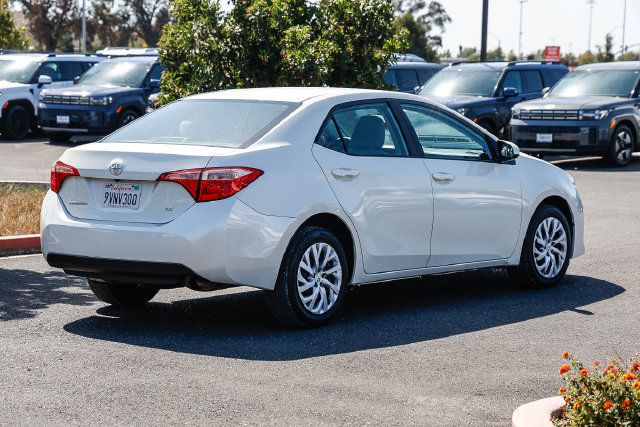 Used 2017 Toyota Corolla LE FWD image 5