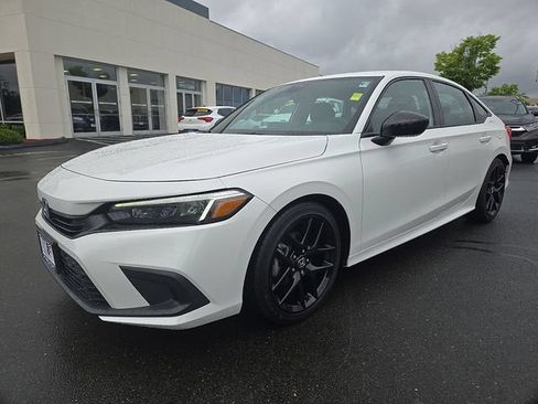 Used 2024 Honda Civic Sport image 3