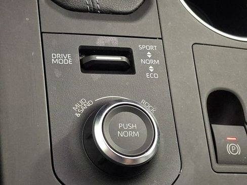 Used 2023 Toyota Highlander XSE AWD/4WD image 30