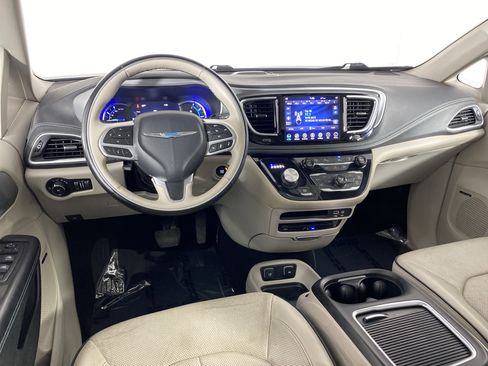 Used 2018 Chrysler Pacifica Limited w/ Advanced Safetytec Group image 19