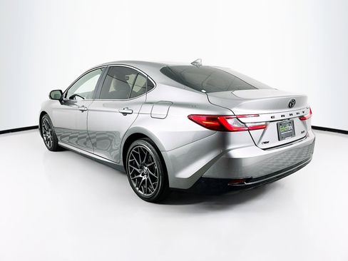 Used 2025 Toyota Camry XLE image 5