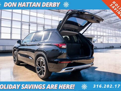 Used 2022 Mitsubishi Outlander SE image 32