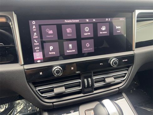 Used 2023 Porsche Macan image 59