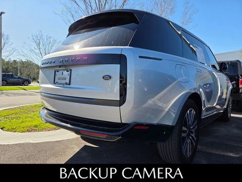 Used 2023 Land Rover Range Rover Long Wheelbase SE image 4