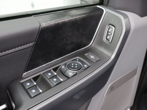 Used 2023 Ford F250 XLT w/ XLT Premium Package AWD/4WD image 43