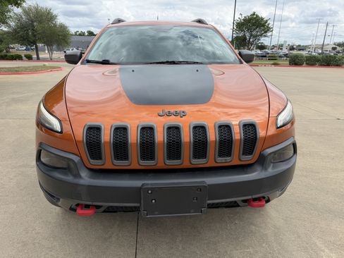 Used 2016 Jeep Cherokee Trailhawk w/ Trailer Tow Group AWD/4WD image 2