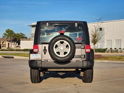 Used 2016 Jeep Wrangler Unlimited Sport w/ Connectivity Group image 6