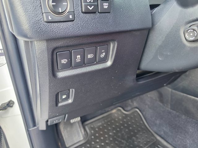 Used 2022 Lexus GX 460 Premium w/ Accessory Package AWD/4WD image 22
