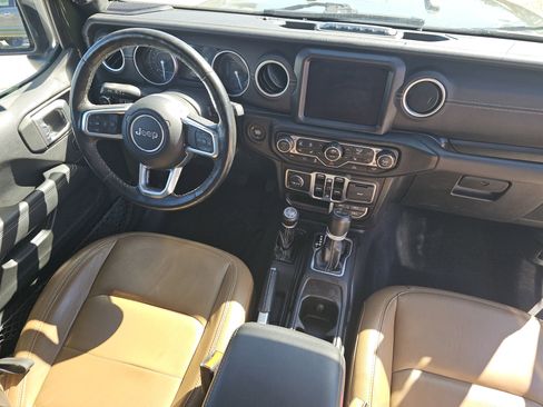 Used 2022 Jeep Wrangler Unlimited Sahara w/ Cold Weather Group AWD/4WD image 29