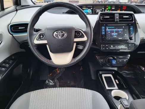 Used 2017 Toyota Prius Three image 16