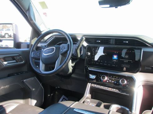 Certified 2024 GMC Sierra 2500 Denali w/ Denali Reserve Package image 27