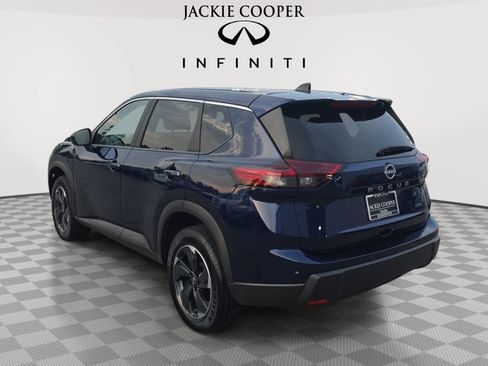 Used 2025 Nissan Rogue SV AWD/4WD image 7