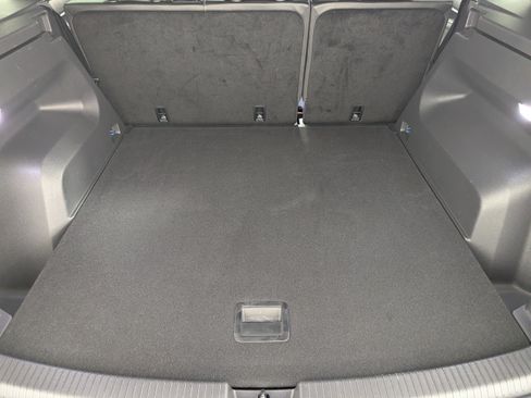 Used 2024 Volkswagen Atlas Cross Sport SE w/ Panoramic Sunroof Package FWD image 22