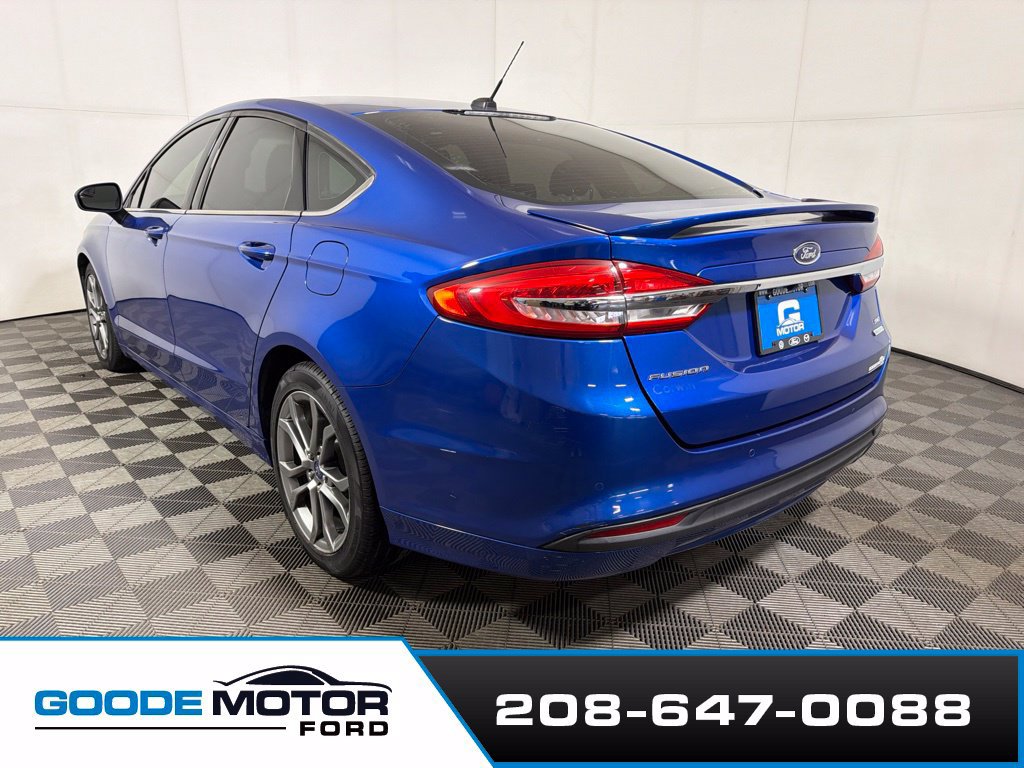 Used 2017 Ford Fusion SE w/ Equipment Group 201A FWD image 5