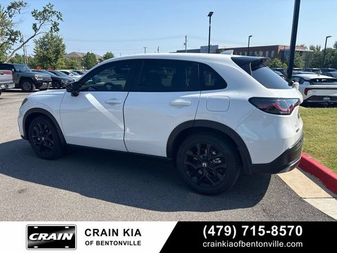 Used 2025 Honda HR-V Sport image 5
