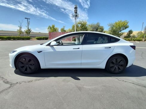 Used 2025 Tesla Model 3 Long Range RWD image 9