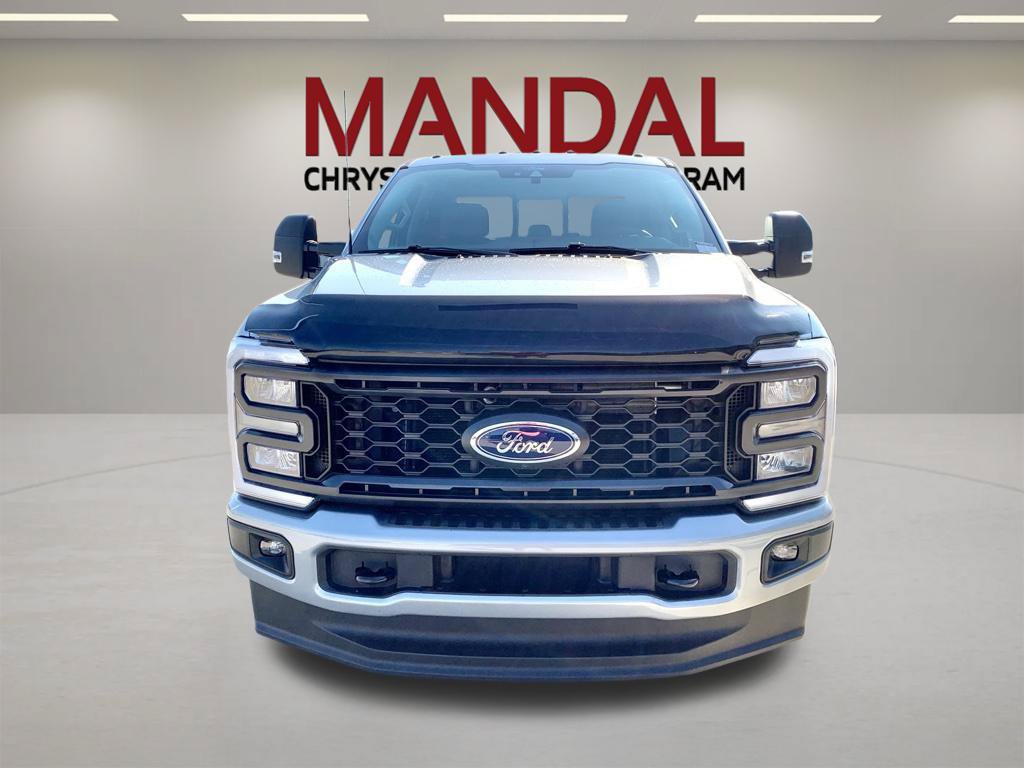 Used 2024 Ford F250 4x4 Crew Cab Super Duty image 3