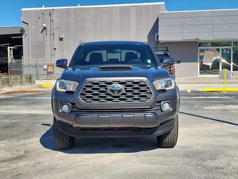 Used 2021 Toyota Tacoma TRD Sport image 2