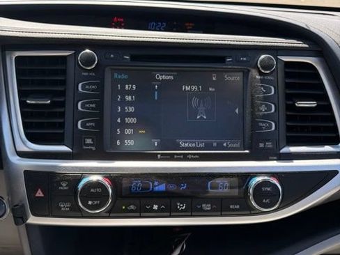 Used 2017 Toyota Highlander Limited Platinum AWD/4WD image 15