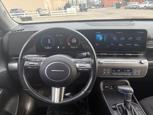 Used 2025 Hyundai Kona SEL image 34