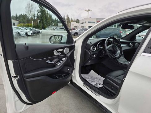 Used 2017 Mercedes-Benz GLC 300 GLC 300 image 19