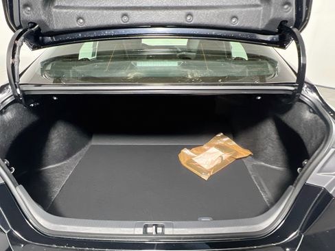 Used 2026 Toyota Camry SE FWD image 33