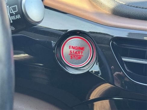 Used 2024 Acura MDX SH-AWD w/ Technology Package image 23