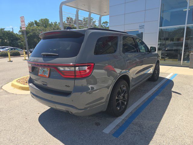Used 2023 Dodge Durango R/T w/ Hemi Orange Plus Package RWD image 4