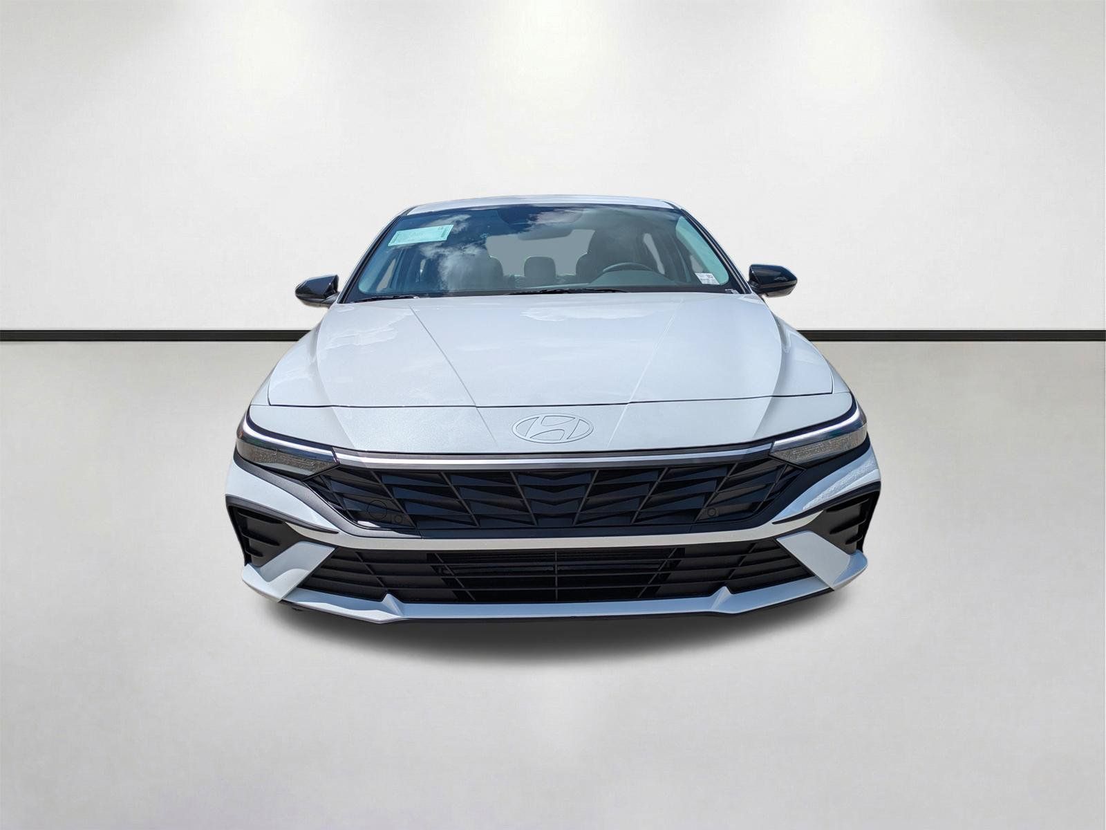 New 2026 Hyundai Elantra SEL Sport FWD image 3