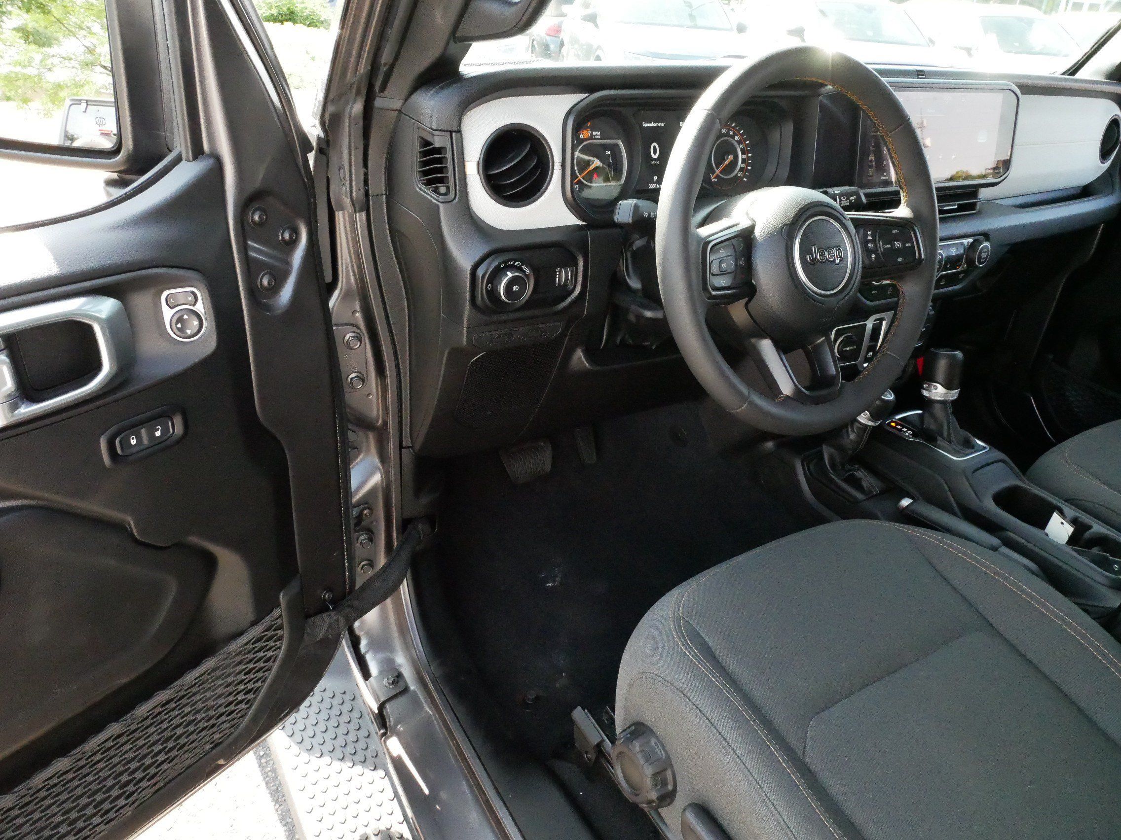 Used 2024 Jeep Wrangler Sport AWD/4WD image 9