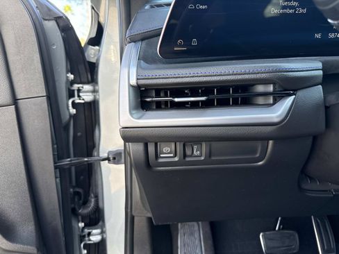 Used 2025 Cadillac XT4 Sport w/ LPO, Floor Liner Package image 32