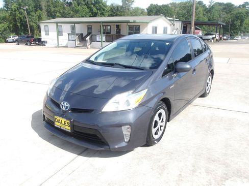 Used 2015 Toyota Prius Three FWD image 2