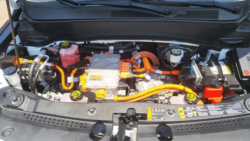 Used 2023 Chevrolet Bolt EUV LT FWD image 39