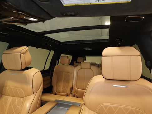 Used 2022 Jeep Grand Wagoneer Series III w/ Flexible Seating Group AWD/4WD image 19