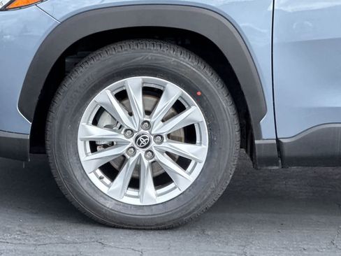 Certified 2023 Toyota Corolla Cross LE AWD/4WD image 31